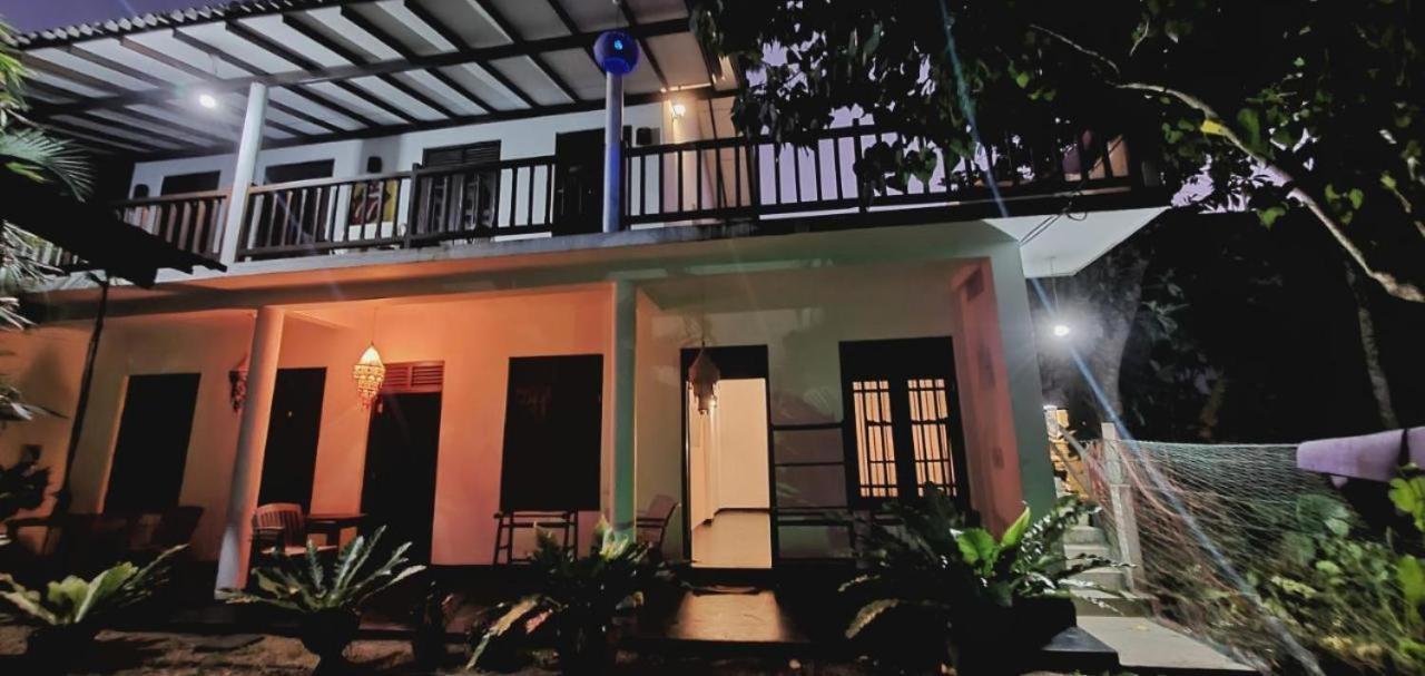 Sundance Surf Coconut Point Weligama Exterior foto