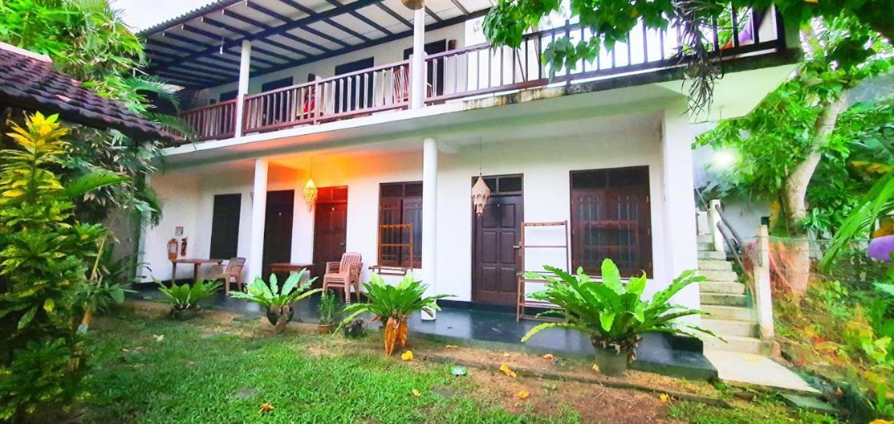Sundance Surf Coconut Point Weligama Exterior foto