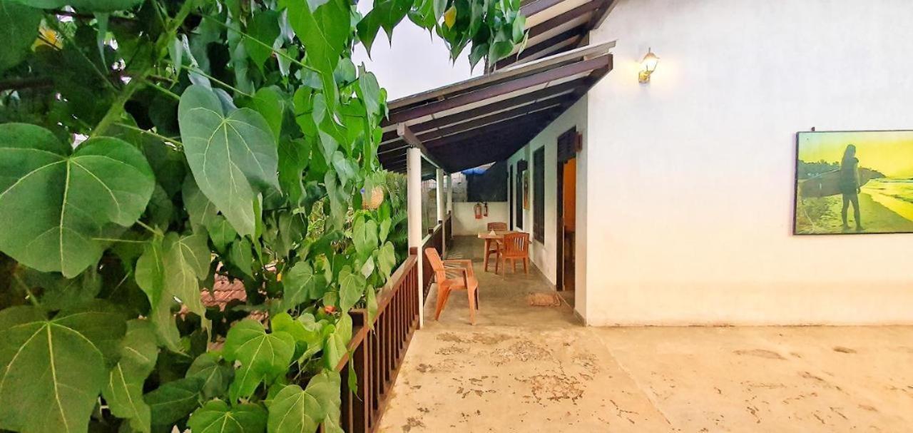 Sundance Surf Coconut Point Weligama Exterior foto
